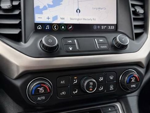 Used 2021 GMC Acadia Denali w/ Denali Ultimate Package AWD/4WD image 22
