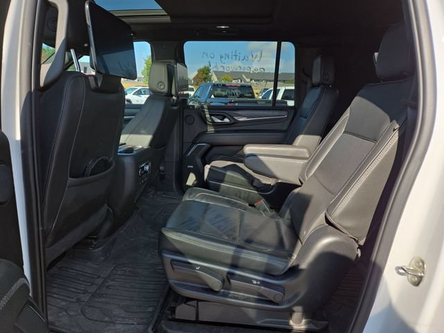 Used 2023 GMC Yukon XL Denali AWD/4WD image 24