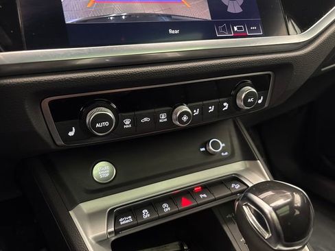 Used 2020 Audi Q3 2.0T Premium w/ Convenience Package AWD/4WD image 20