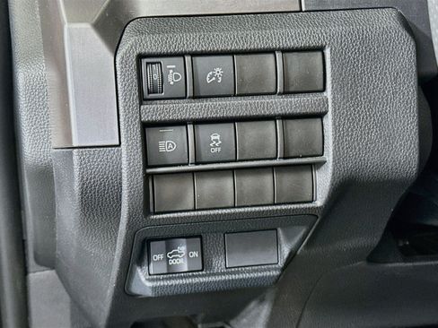 Used 2025 Toyota Tacoma TRD Off-Road AWD/4WD image 17