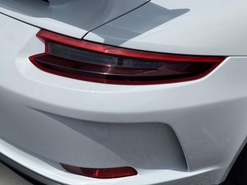 Used 2018 Porsche 911 GT3 RWD image 18