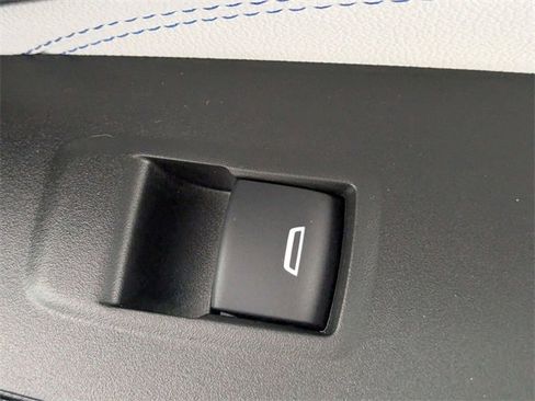 Certified 2025 Chevrolet Trax LT w/ LT Convenience Package image 32