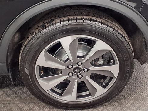 Certified 2023 Ford Escape Platinum image 33