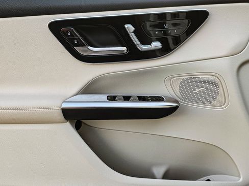 New 2025 Mercedes-Benz GLC 300 4MATIC image 12