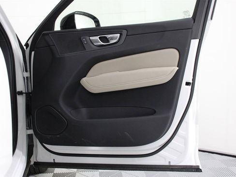 Used 2026 Volvo XC60 B5 Plus w/ Protection Package Premier image 21