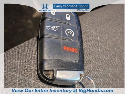 Used 2019 Jeep Grand Cherokee Laredo image 37