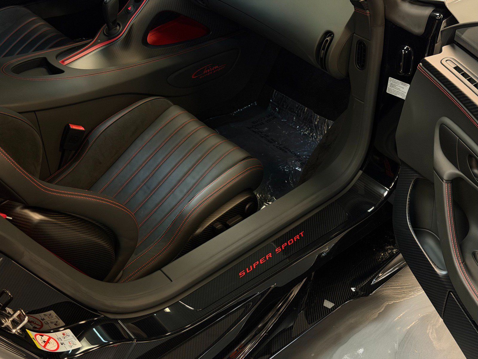 Used 2024 Bugatti Chiron Super Sport AWD/4WD image 38