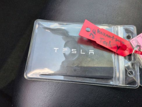 Used 2021 Tesla Model Y Long Range AWD/4WD image 32