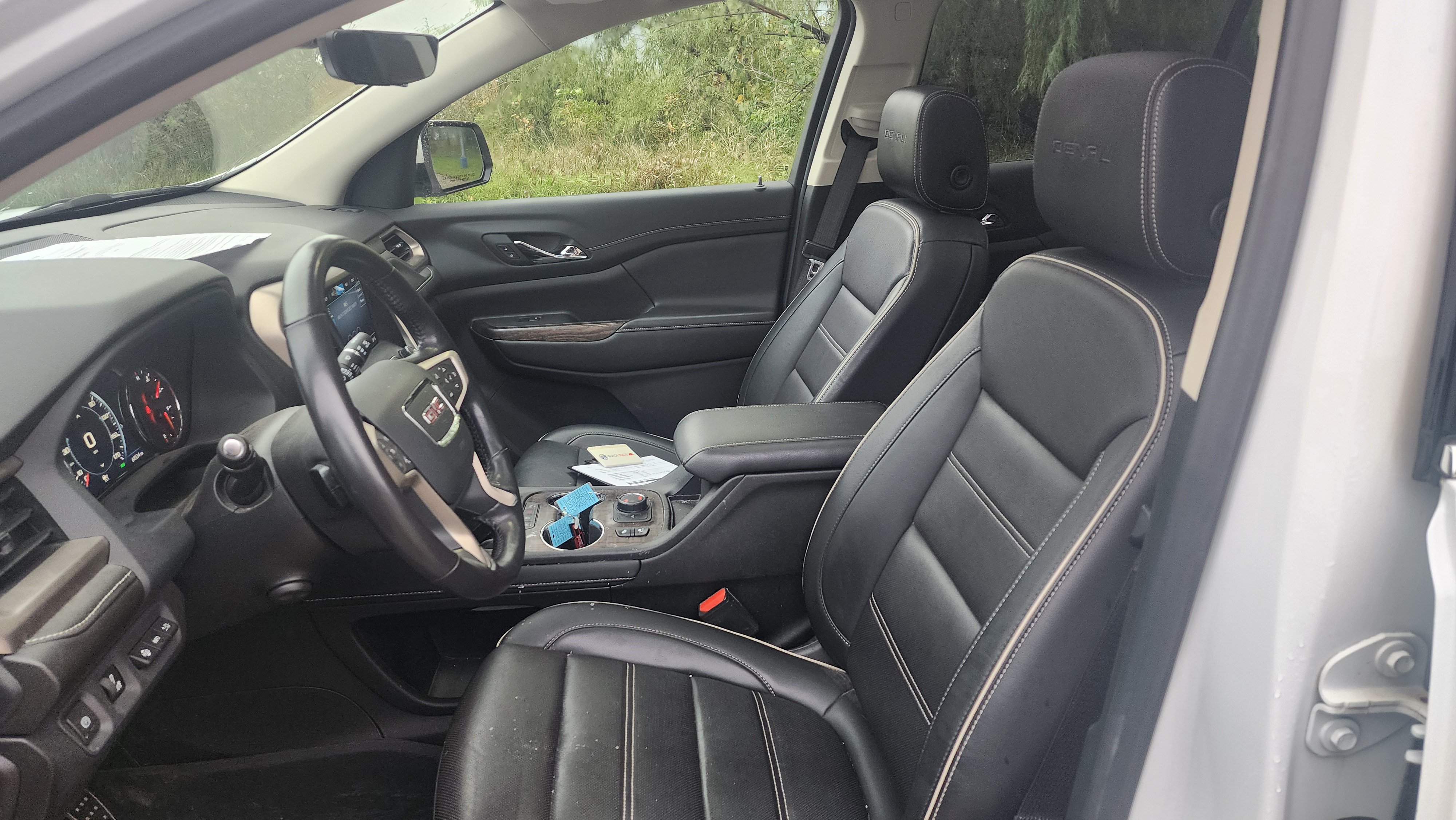 Used 2022 GMC Acadia Denali w/ Denali Ultimate Package AWD/4WD image 6