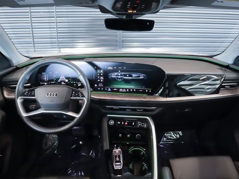Certified 2025 Audi Q5 Premium Plus w/ Premium Plus AWD/4WD image 10