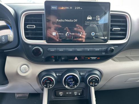 Used 2026 Hyundai Venue SEL FWD image 18