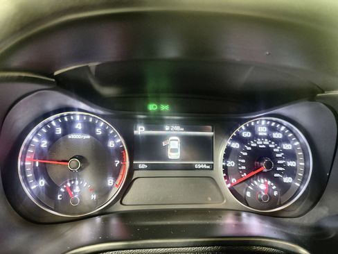 Used 2024 Kia Forte LXS FWD image 17