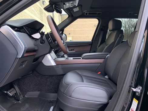 New 2025 Land Rover Range Rover SE image 11