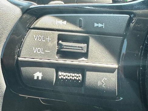 Used 2025 Honda Pilot EX-L image 14