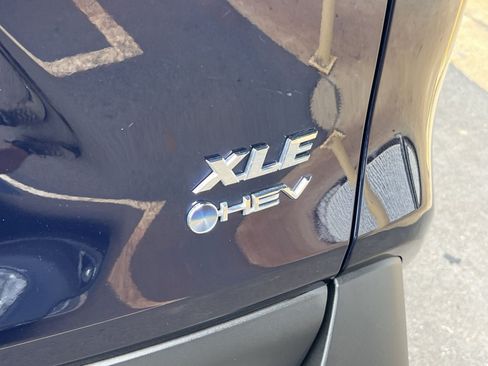Used 2025 Toyota RAV4 XLE AWD/4WD image 25