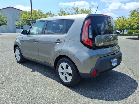 Used 2016 Kia Soul w/ Convenience Package FWD image 12