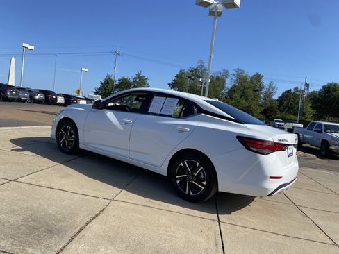 Used 2024 Nissan Sentra SV FWD image 8