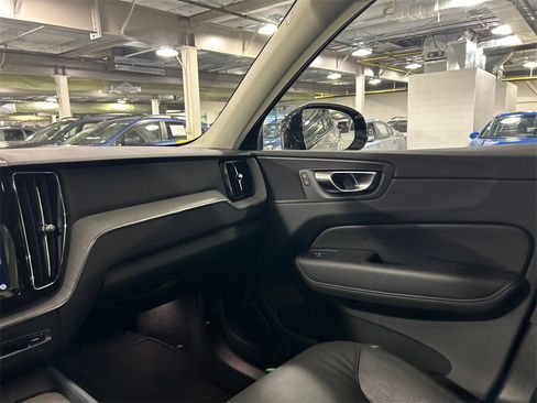 Certified 2025 Volvo XC60 B5 Plus image 24