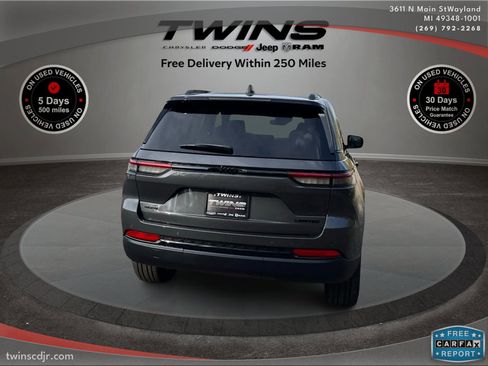 New 2025 Jeep Grand Cherokee Limited w/ Black Appearance Package image 3