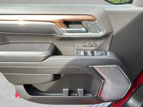 Used 2023 Chevrolet Silverado 1500 High Country w/ High Country Premium Package image 19