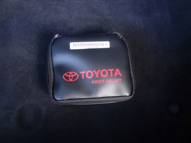 Used 2024 Toyota Sienna XLE FWD image 12