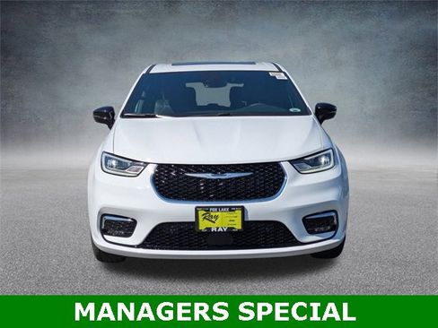 New 2026 Chrysler Pacifica Select image 9