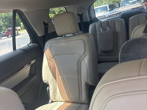 Certified 2018 Ford Explorer Platinum AWD/4WD image 7