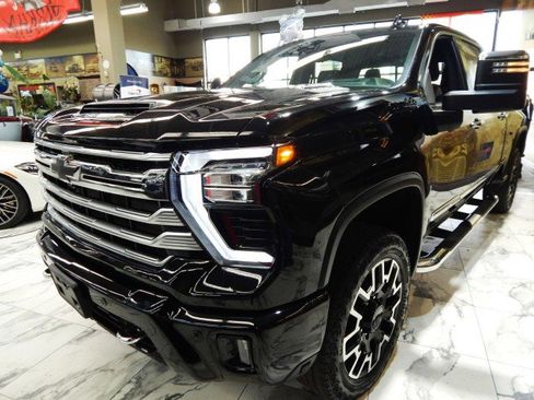 Used 2025 Chevrolet Silverado 2500 High Country w/ High Country Premium Package image 45