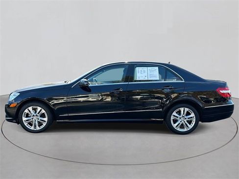 Used 2011 Mercedes-Benz E 350 4MATIC Sedan image 2
