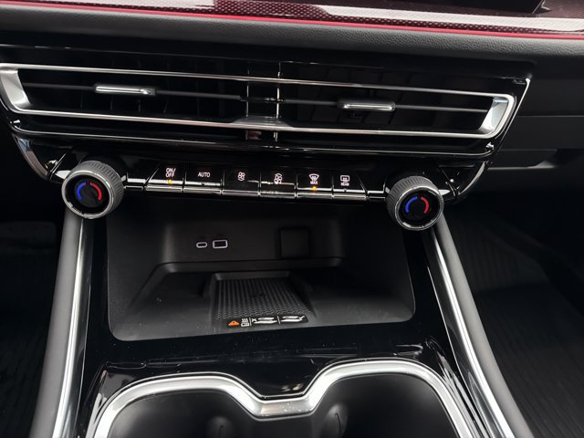 New 2027 Chevrolet Traverse RS w/ LPO, Floor Liner Package AWD/4WD image 23