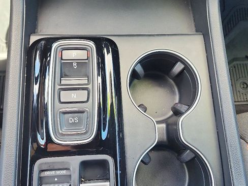 Used 2025 Honda Pilot Sport image 15
