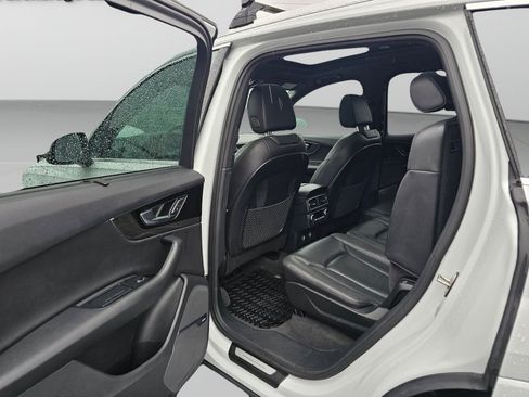 Used 2019 Audi Q7 3.0T Prestige w/ Prestige Package AWD/4WD image 25