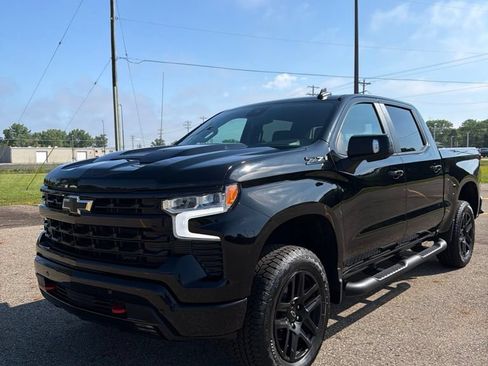 Used 2025 Chevrolet Silverado 1500 LT Trail Boss w/ LT Trail Boss Premium Package AWD/4WD image 1