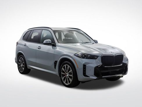New 2026 BMW X5 xDrive40i w/ M Sport Package AWD/4WD image 7
