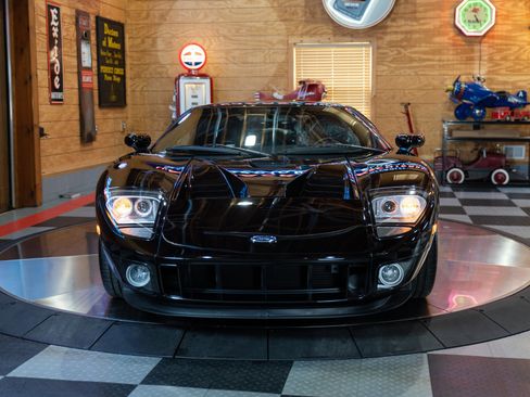 Used 2006 Ford GT image 15