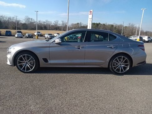 Used 2024 Genesis G70 2.5T image 6