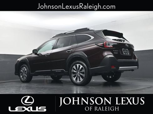 Used 2025 Subaru Outback Touring XT AWD/4WD image 17