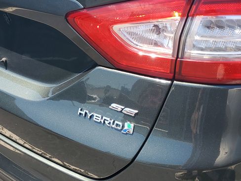 Used 2016 Ford Fusion SE FWD image 10
