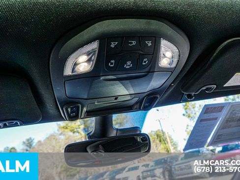 Used 2025 Chrysler Pacifica Limited image 39