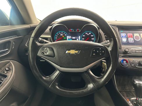 Used 2014 Chevrolet Impala LT image 19