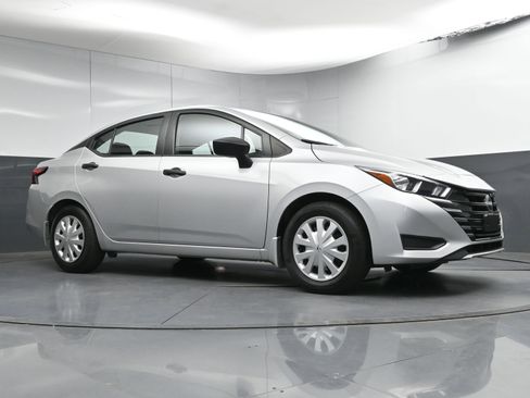 Certified 2024 Nissan Versa S w/ Trunk Package image 17