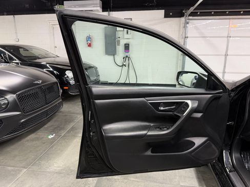 Used 2017 Nissan Altima 2.5 S FWD image 12