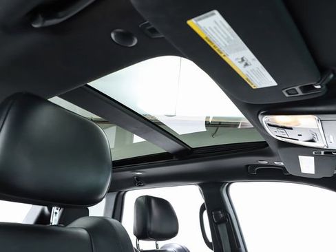 Used 2020 Jeep Grand Cherokee Limited w/ Luxury Group II image 77