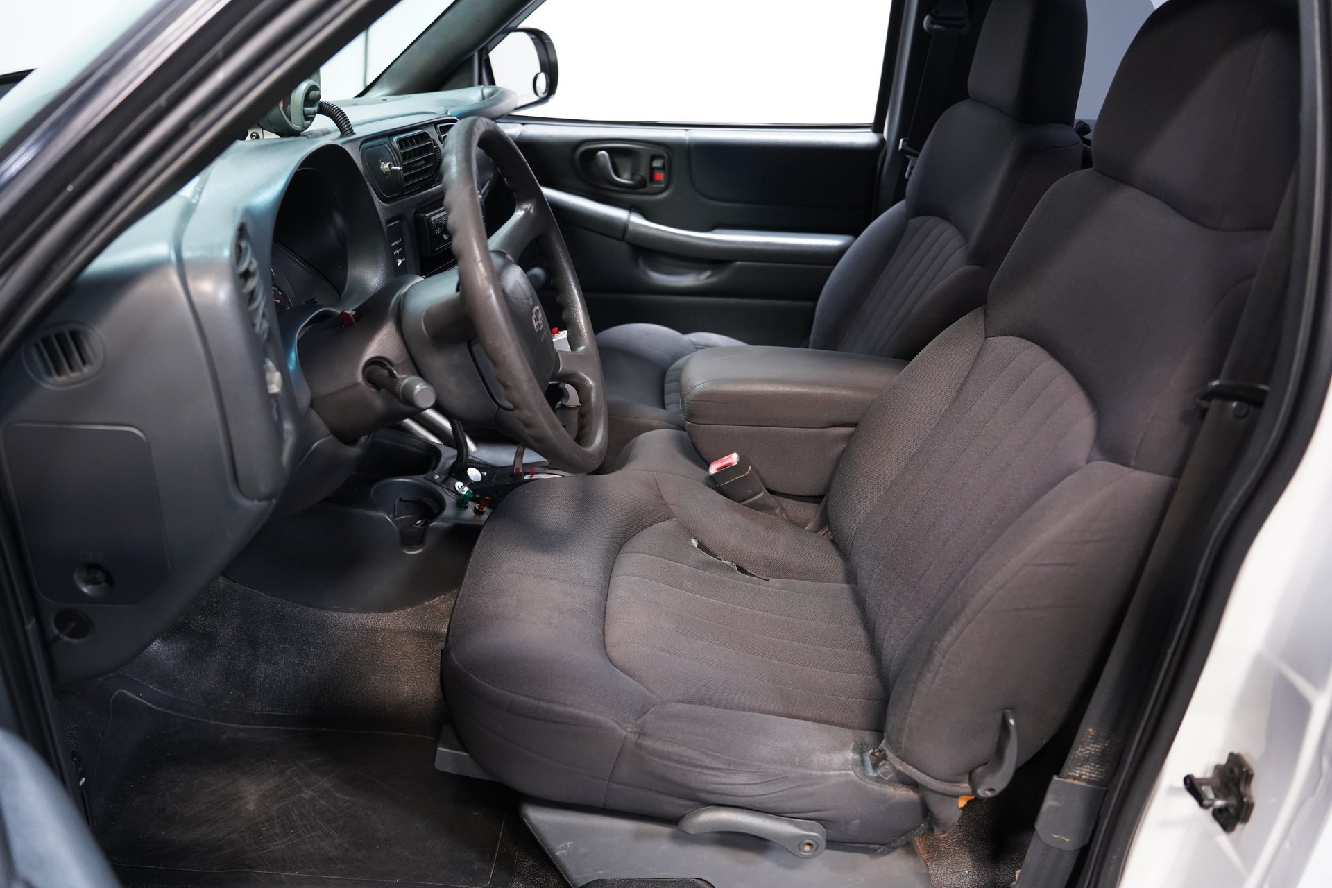 Used 2003 Chevrolet S10 Pickup 2WD Regular Cab image 28