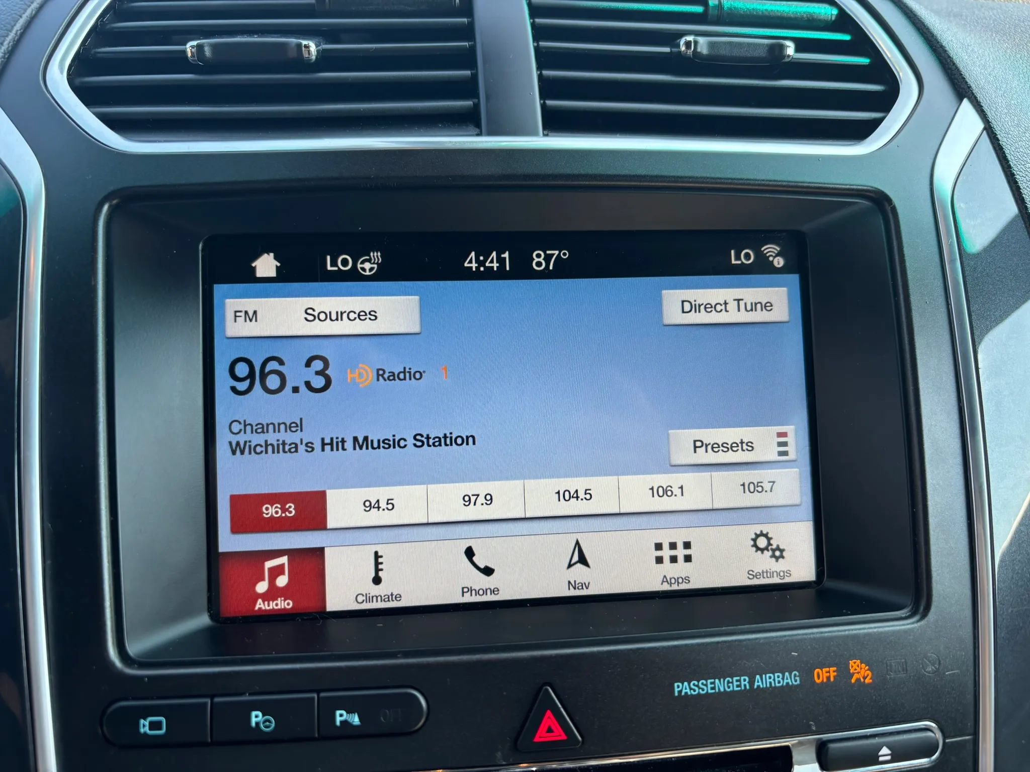 Used 2018 Ford Explorer Limited w/ Equipment Group 301A FWD image 14