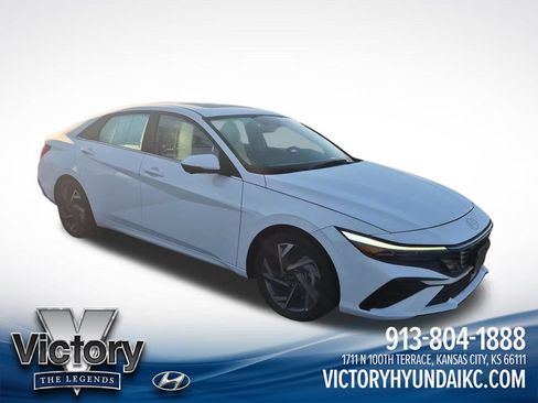 Used 2024 Hyundai Elantra Limited FWD image 7