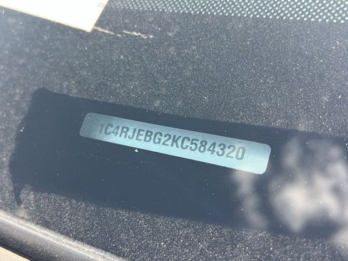 Used 2019 Jeep Grand Cherokee Limited RWD image 32
