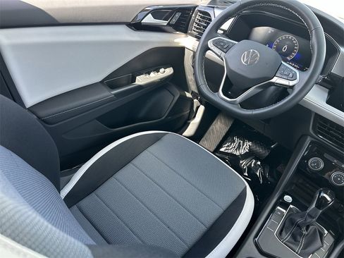 New 2025 Volkswagen Taos S image 10