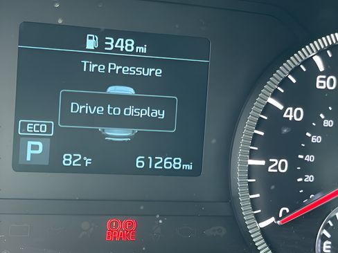 Used 2022 Kia Telluride EX w/ EX Premium Package FWD image 9