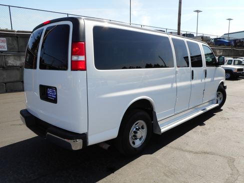 Used 2016 Chevrolet Express 3500 LT w/ LT Preferred Equipment Group image 7